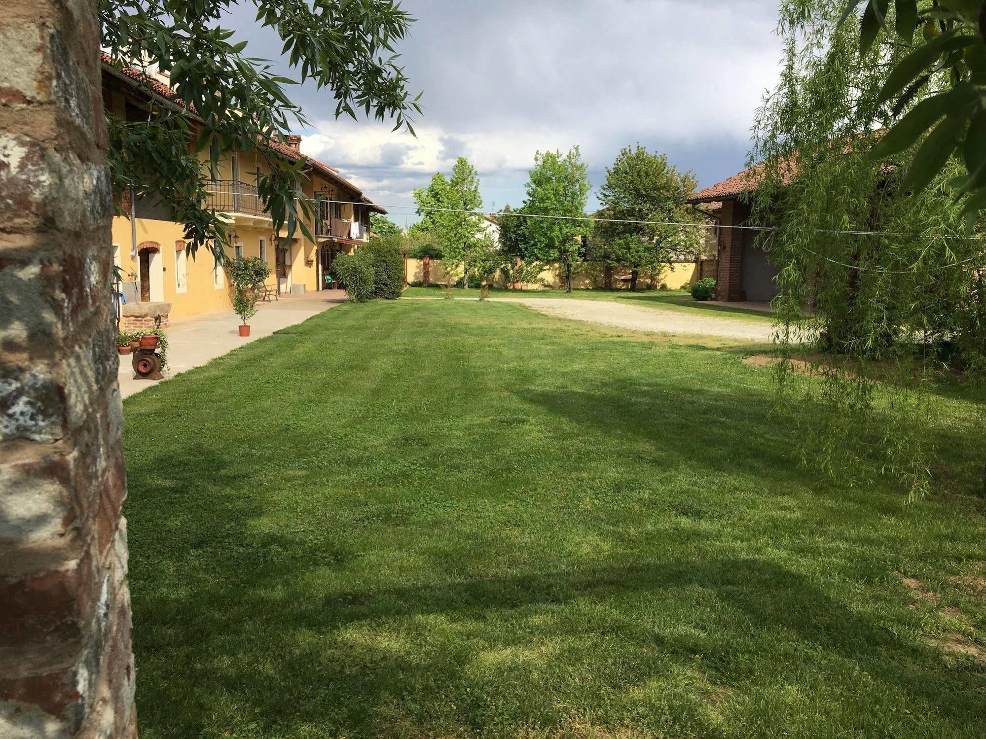 Quattro Gatti Bed & Breakfast Airasca Exterior photo